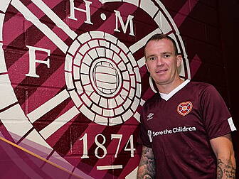 Glenn Whelan joins Hearts